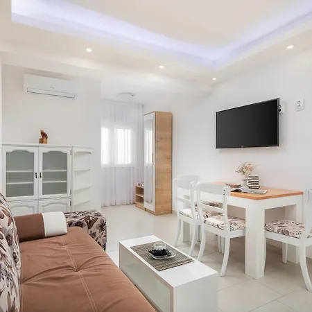아파트 Knez 마카르스카